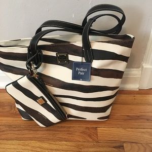 BRAND NEW! Serengeti Large Zip Shopper & Wristlet